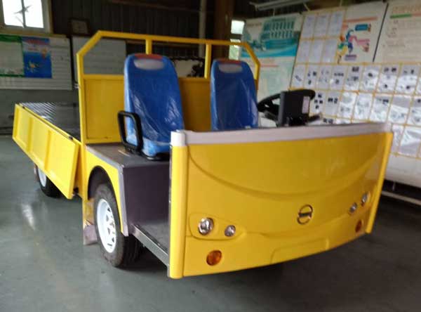 3噸電動(dòng)膠輪車(chē)
