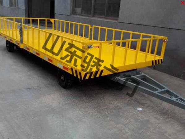 帶護欄拖車